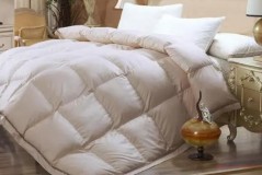 What is the difference between goose down quilt and silk quilt?