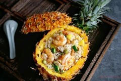 Can pineapple and shrimp be eaten together?