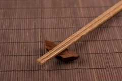 What material is good for chopsticks?