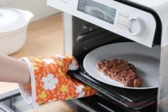 Can I use plastic wrap in the microwave？