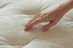 How thick should a latex mattress be?