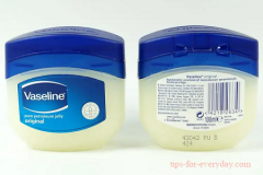 Can Vaseline be applied to lips?
