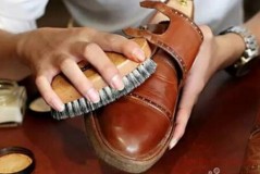 How did leather shoes wet prevent mildew