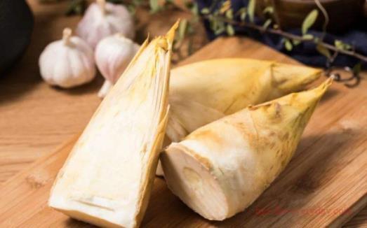 How long should dry winter bamboo shoots soak before eating?1
