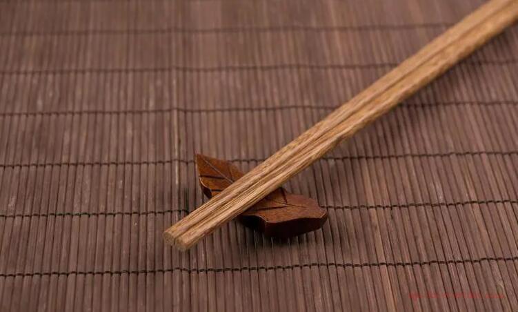 What material is good for chopsticks?1